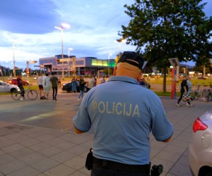 16.06.2022., Zagreb - Nova dojava o bombi ispraznila je Avenue Mall. Photo: Slaven Branislav Babic/PIXSELL