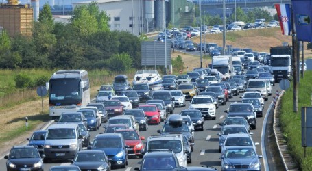 HAK: Na autocesti Rijeka – Zagreb kolona četiri kilometra