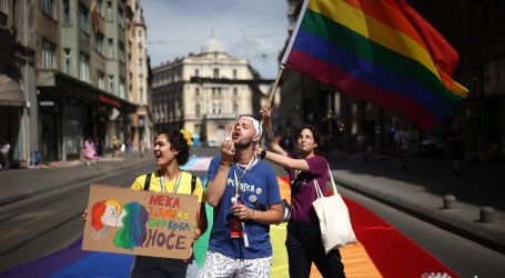 Povorka ponosa u Sarajevu: Roditelji došli podržati djecu
