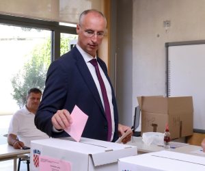 26.06.2022., Split - Kandidat Centra za gradonacelnika Splita Ivica Puljak glasovao je na prijevremenim lokalnim izborima. Photo: Ivo Cagalj/PIXSELL