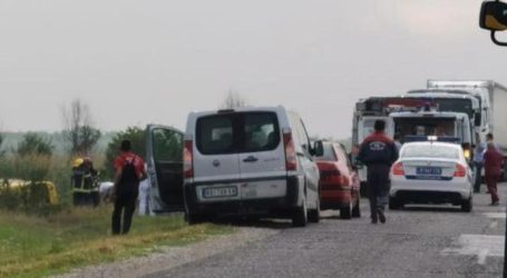 U Srbiji se prevrnuo minibus s radnicima: 18 osoba ozlijeđeno, jedna poginula
