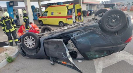 Više ozlijeđenih u prometnoj nesreći u Kalinovcu. Automobil završio na krovu, Hitna i policija na terenu