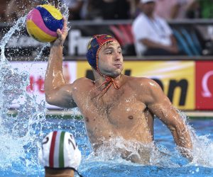 epa10050367 Alberto Munarriz Egana of Spain in action during the Men's water polo final match Italy vs Spain at  the 19th FINA World Aquatics Championships in Hajos Alfred National Sports Swimming Pool in Budapest, Hungary, 03 July 2022.  EPA/Tibor Illyes HUNGARY OUT
