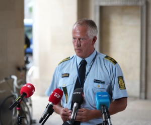 epa10050364 Copenhagen Police Chief Inspector Soeren Thomassen informs about the incident in Field's Shopping Center during a doorstep press conference at the Police Station in Copenhagen, Denmark, 03 July 2022. Several people have been shot in Fields shopping center in Copenhagen and one person has been arrested.  EPA/Emil Helms  DENMARK OUT