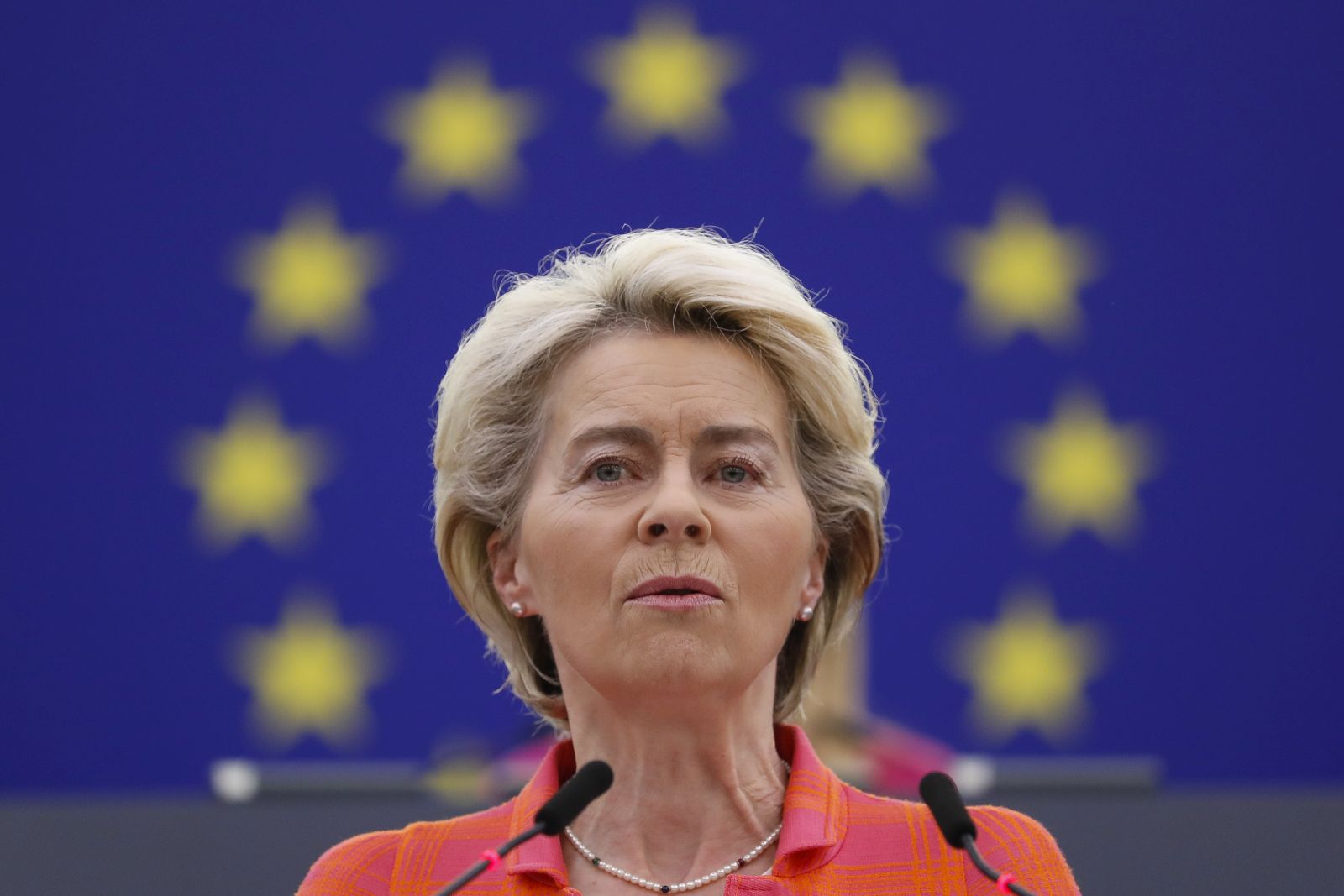 epa10054413 European Commission President Ursula von der Leyen speaks after the presentation of the programme of activities of the Czech Presidency at the European Parliament in Strasbourg, France, 06 July 2022.  Czech Presidency of the Council of the European Union is held from 1 July to 31 December 2022.  EPA/JULIEN WARNAND