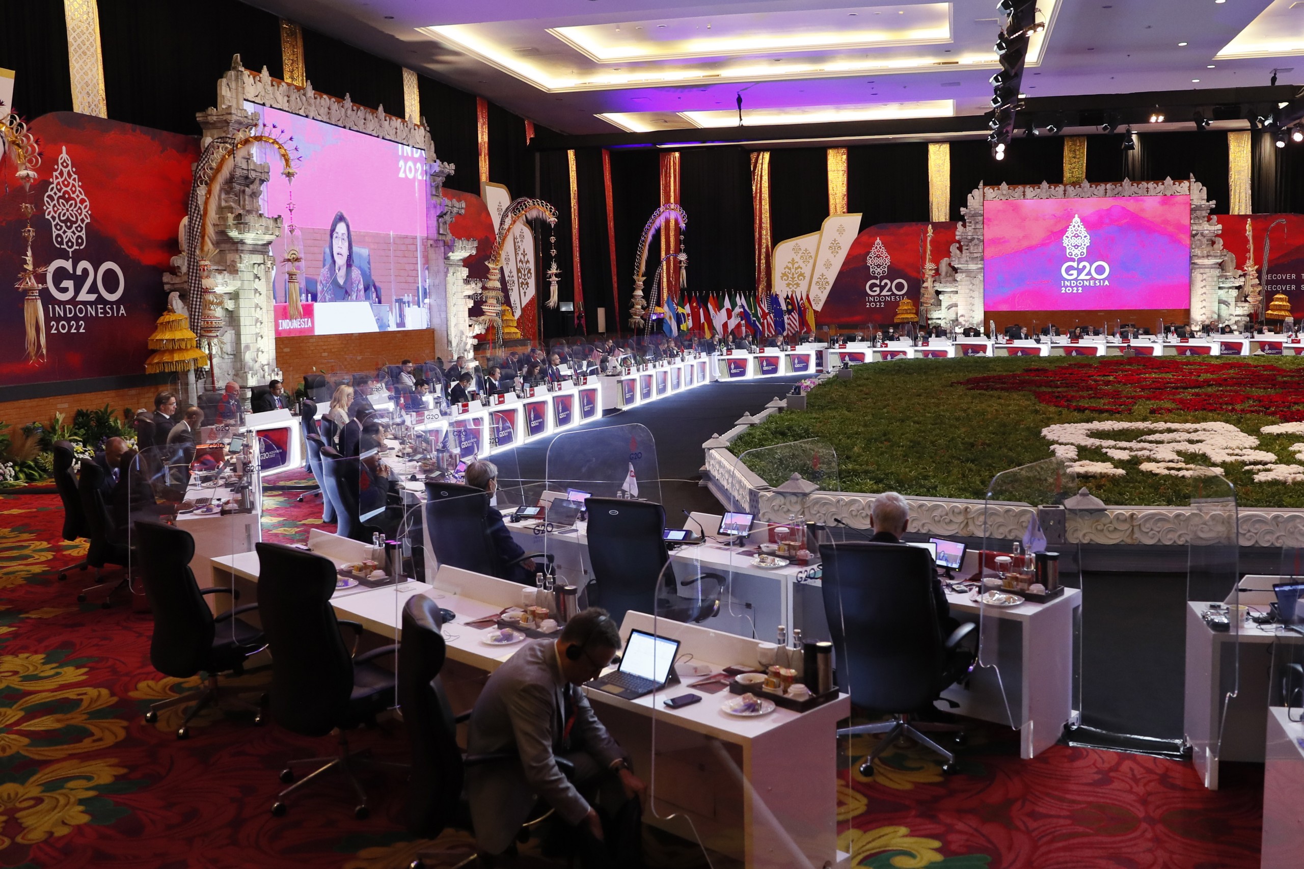 epa10071851 G20 Finance Ministers, Central Bank Governors and head of delegates attend the G20 Finance Ministers and Central Bank Governors Meeting in Nusa Dua, Bali, Indonesia, 15 July 2022. Bali hosts the two-day G20 Finance Ministers and Central Bank Governors Meeting from 15 to 16 July 2022.  EPA/MADE NAGI / POOL