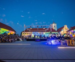 02.07.2022., Osijek - Svecano otvorenje osjeckog ljeta kulture na Trgu Vatroslava Lisinskog u Tvrdji.
 Photo: Davor Javorovic/PIXSELL