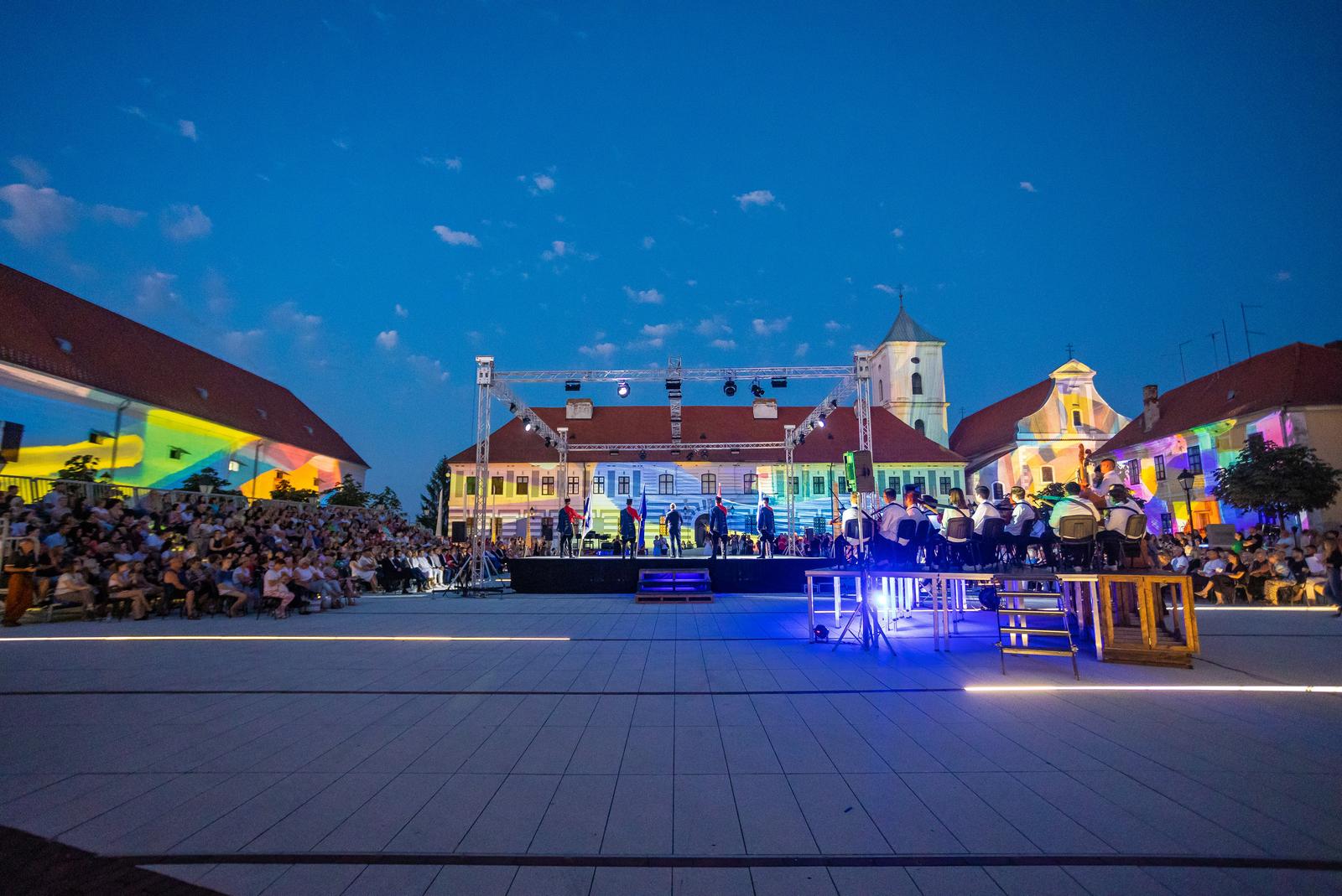 02.07.2022., Osijek - Svecano otvorenje osjeckog ljeta kulture na Trgu Vatroslava Lisinskog u Tvrdji.
 Photo: Davor Javorovic/PIXSELL