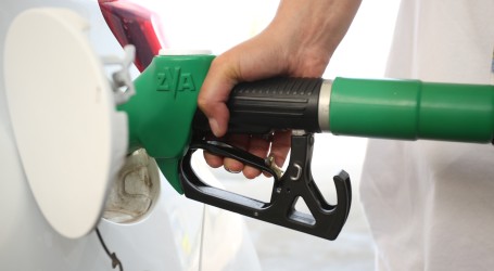 Vlada produžila zamrzavanje cijena, u utorak na autocestama pojeftinilo osnovno gorivo