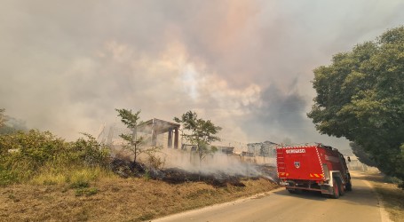 Požar u Puli u potpunosti pod kontrolom, vatrogasci ostaju dežurati tri dana