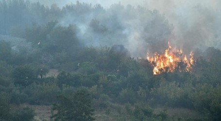Požar u Sloveniji se ne smiruje: Do sada evakuirano oko 700 ljudi