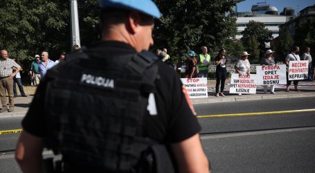 Nastavljeni prosvjedi u Sarajevu: “Nismo mi plemena nego građani!”
