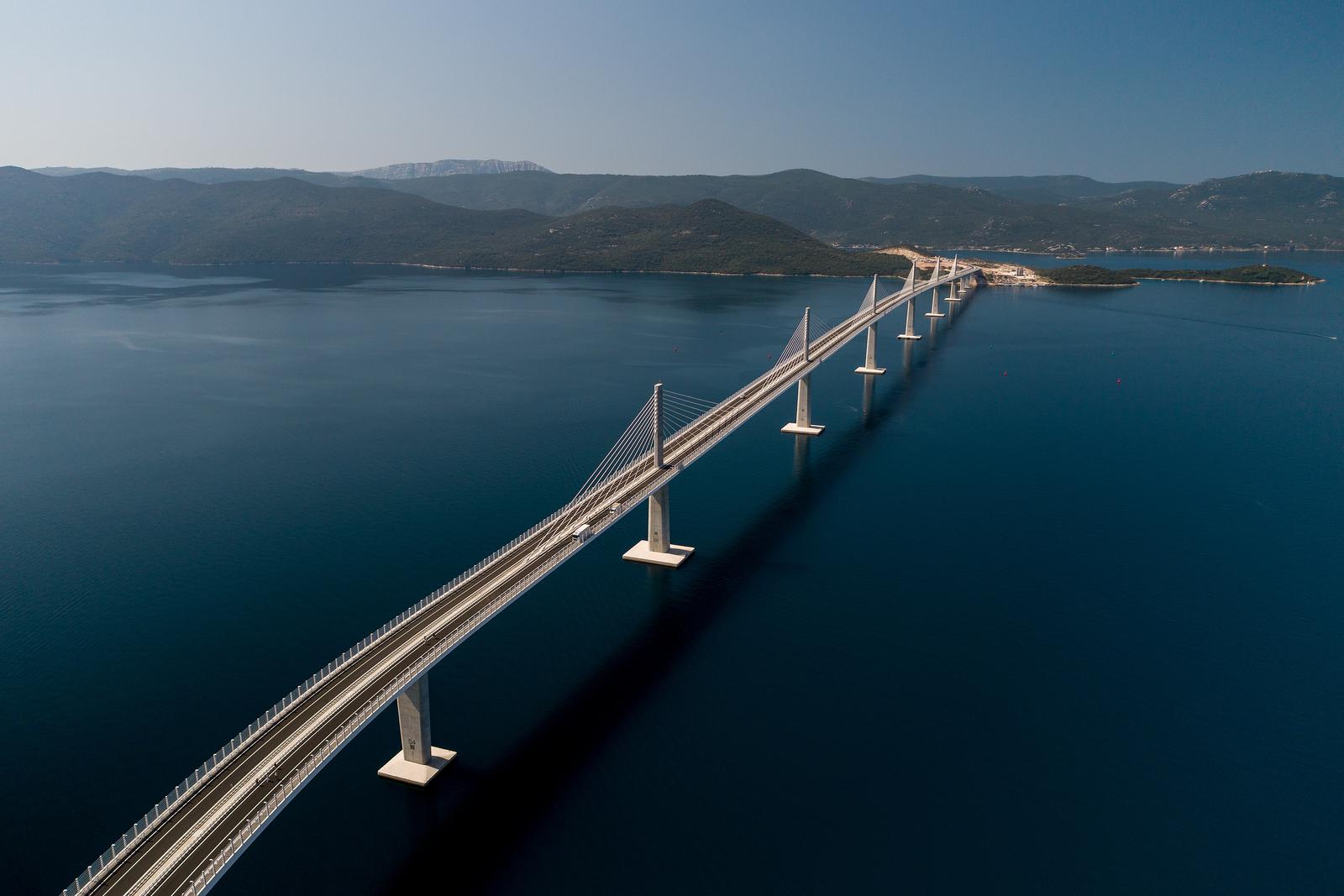 26.07.2022., Peljesac, Komarna - Peljeski most u svom punom sjaju uoci vecerasjeg otvorenja  Photo: Igor Kralj/PIXSELL