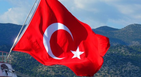 Turska zabranila dvije televizije, prijete nove tenzije