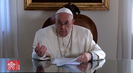 Papa želi otići u Moskvu: “Ako mi Putin da mali prozor da služim miru…”
