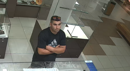 Zadarska policija moli građane za pomoć u hvatanju lopova: Prepoznajete li ovog muškarca?