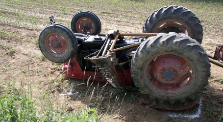 Čovjek poginuo u Zagorju kad mu se prevrnuo traktor