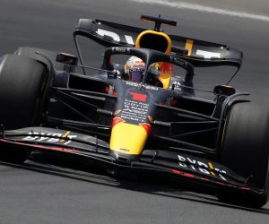 epa10087783 Dutch Formula One driver Max Verstappen of Red Bull Racing in action during the third practice session of the Formula One Grand Prix of France in Le Castellet, France, 23 July 2022.  EPA/SEBASTIEN NOGIER