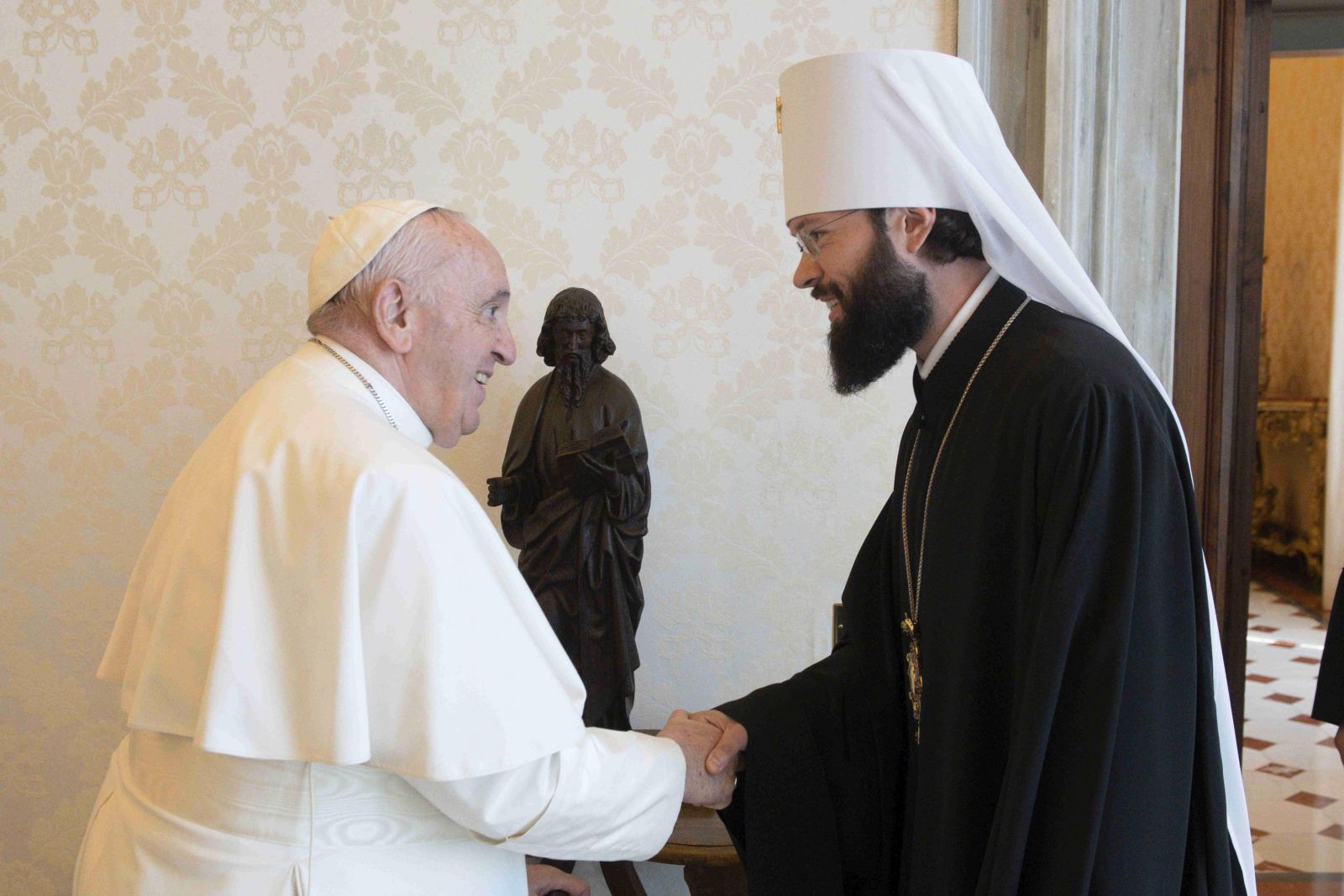 epa10107058 A handout picture provided by the Vatican Media shows Pope Francis (L) meeting with Metropolitan Anthony of Volokolamsk, president of the Department of External Affairs of the Patriarchate of Moscow, in Vatican City, 05 August 2022.  EPA/VATICAN MEDIA HANDOUT  HANDOUT EDITORIAL USE ONLY/NO SALES