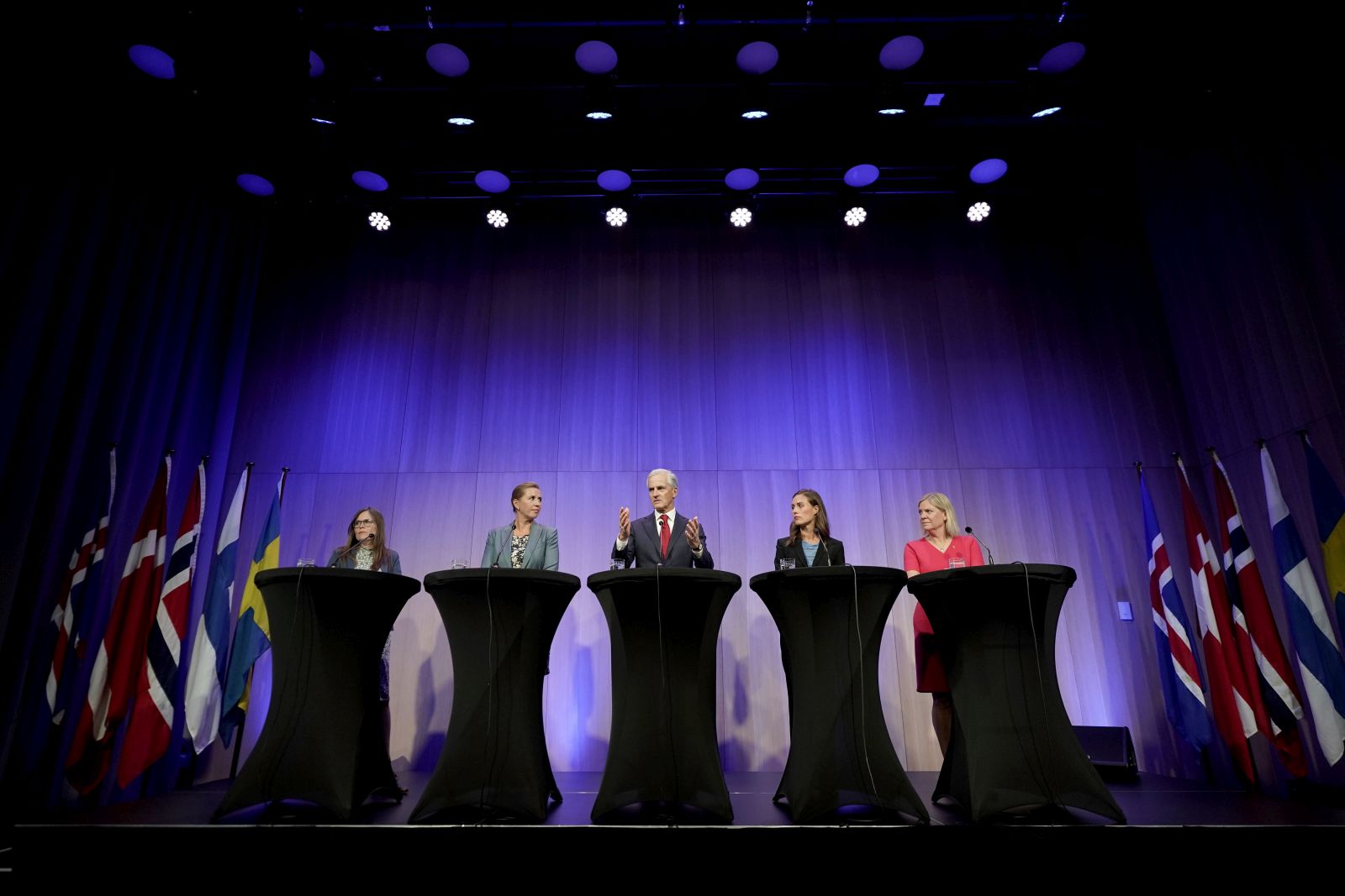 epa10122368 (L-R) Prime Ministers of Iceland Katrin Jakobsdottir, Denmark's Mette Frederiksen, Norway's Jonas Gahr Store, Finland's Sanna Marin and Sweden's Magdalena Andersson attend a press conference after the Nordic prime minister's meeting in Oslo, Norway, 15 August 2022.  EPA/Hakon Mosvold Larsen  NORWAY OUT