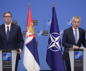 epa10125685 NATO Secretary General Jens Stoltenberg (R) gives a joint press conference with the President of the Republic of Serbia Aleksandar Vucic after a meeting at the Alliance headquarters in Brussels, Belgium, 17 August 2022.  EPA/OLIVIER HOSLET