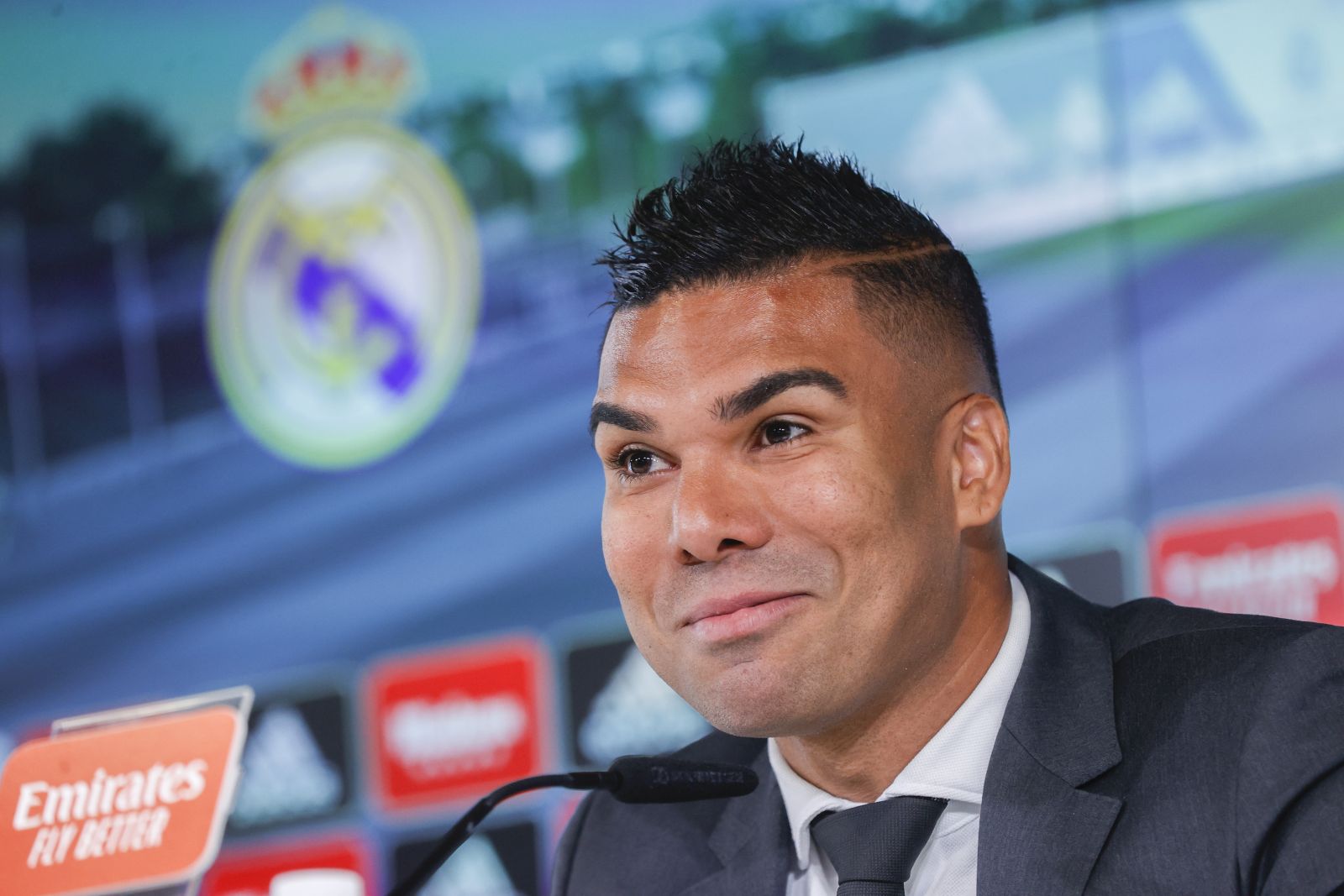 epa10133209 Real Madrid's Brazilian midfielder Carlos Henrique 'Casemiro' during his farewell at Valdebebas Sports City in Madrid, Spain, 22 August 2022. Casemiro has signed for the next five seasons with Manchester United.  EPA/JUAN CARLOS HIDALGO