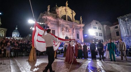 Opera gala ispred Katedrale zatvara 73. Dubrovačke ljetne igre
