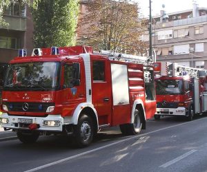 29.09.2010., Zagreb - Zbog zagorene hrane vatrogasci su intervenirali u stambenoj zgradi u Habdelicevoj 17. r"nPhoto: Davor Puklavec/PIXSELL