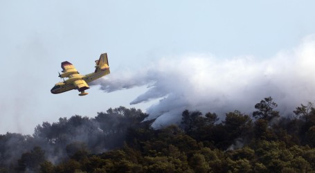 Požar na Hvaru lokaliziran, jedna osoba poginula, izgorjelo deset hektara zemlje