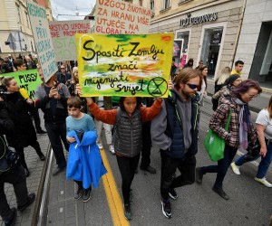 23.04.2022., Zagreb - Klimatski mars u povodu Dana planete Zemlje, inicijativa Extinction Rebellion Zagreb.  Photo: Marko Lukunic/PIXSELL