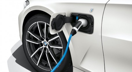 BMW će novim baterijama doseg električnih vozila povećati na 800 km