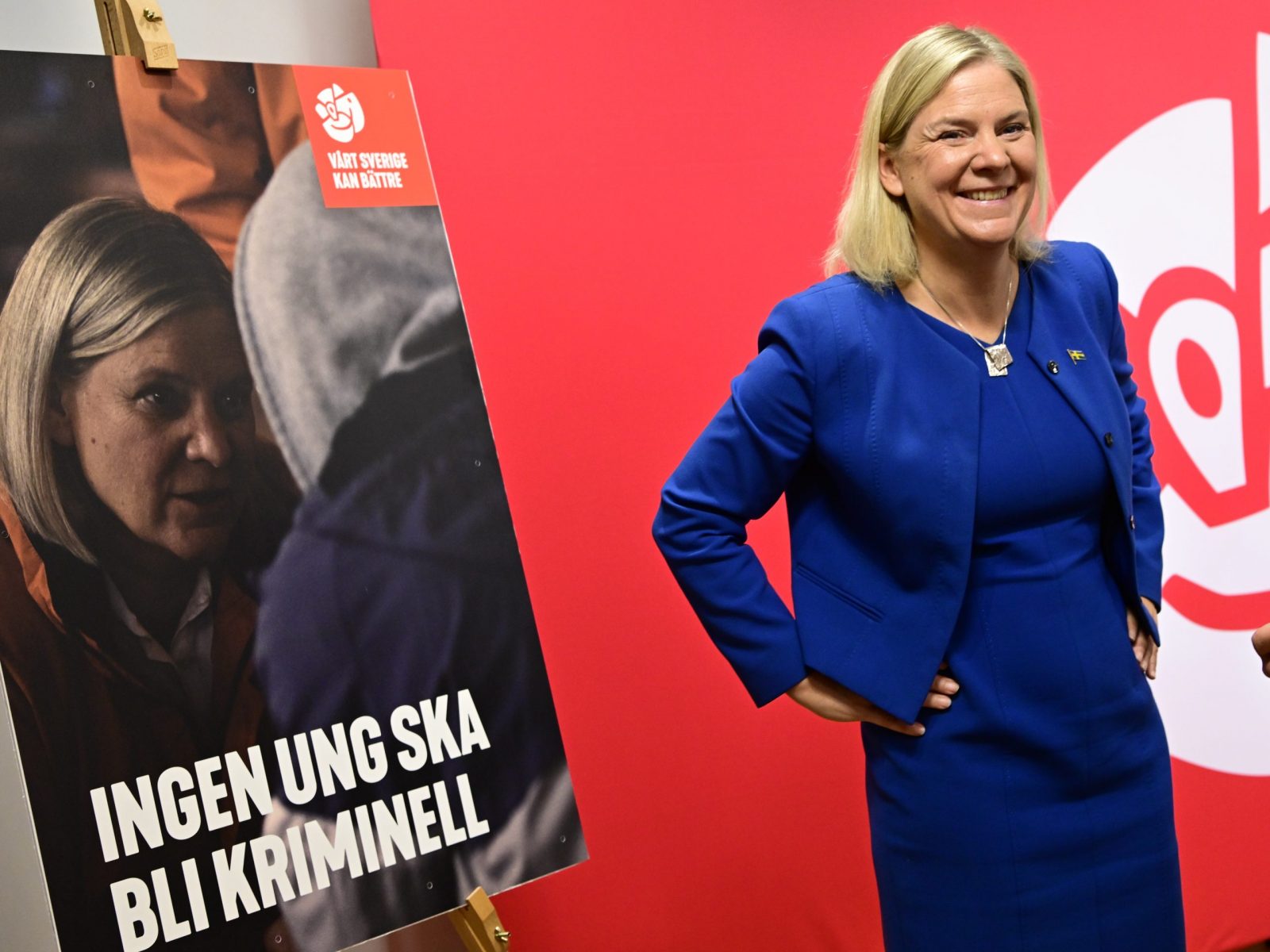 epa10137702 Magdalena Andersson, Prime Minister of Sweden and Party leader of the Social Democrats, presents the party's election manifesto at a press conference in Stockholm, Sweden, 25 August 2022. Riksdag, municipal council and regional council elections are to be held on 11 September in Sweden.  EPA/Jonas Ekstromer  SWEDEN OUT