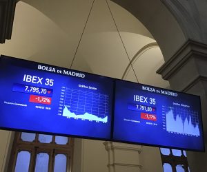 epa10160828 General view of the Spanish Stock Exchange of Madrid, Spain on 05 September 2022 that has opened with a fall of the 1.71 per cent and it has lost the 8,000 points.  EPA/Vega Alonso del Val