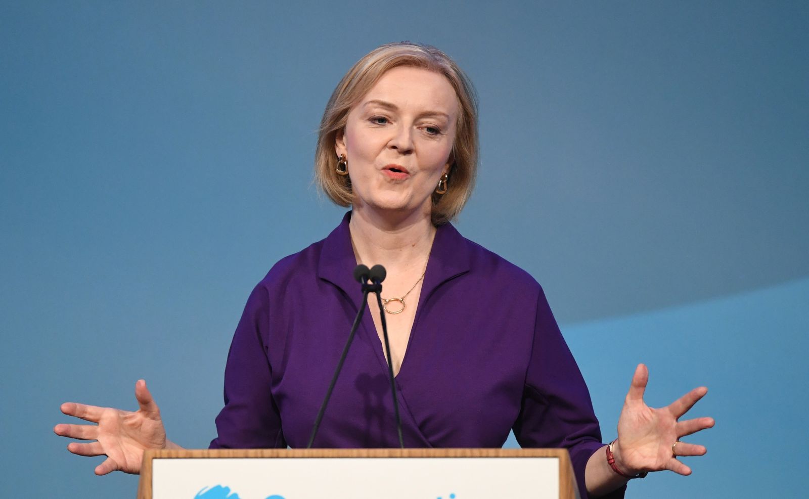 epa10161300 New leader of the Conservative Party Liz Truss speaks after the announcement of her win at the Queen Elizabeth II Centre, in London, Britain, 05 September 2022. Truss has won the vote held among Conservative Party members for the new Tory leader and British Prime Minister, the chairman of the 1922 Committee announced on 05 September 2022.  EPA/NEIL HALL