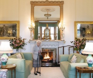 epa10164071 Queen Elizabeth II waits in the Drawing Room before receiving Liz Truss for an audience at Balmoral, Scotland, Britain 06 September 2022. Truss was in Balmoral for an audience with Queen Elizabeth II where she was invited to become Prime Minister and form a new government.  EPA/Andrew Milligan / POOL