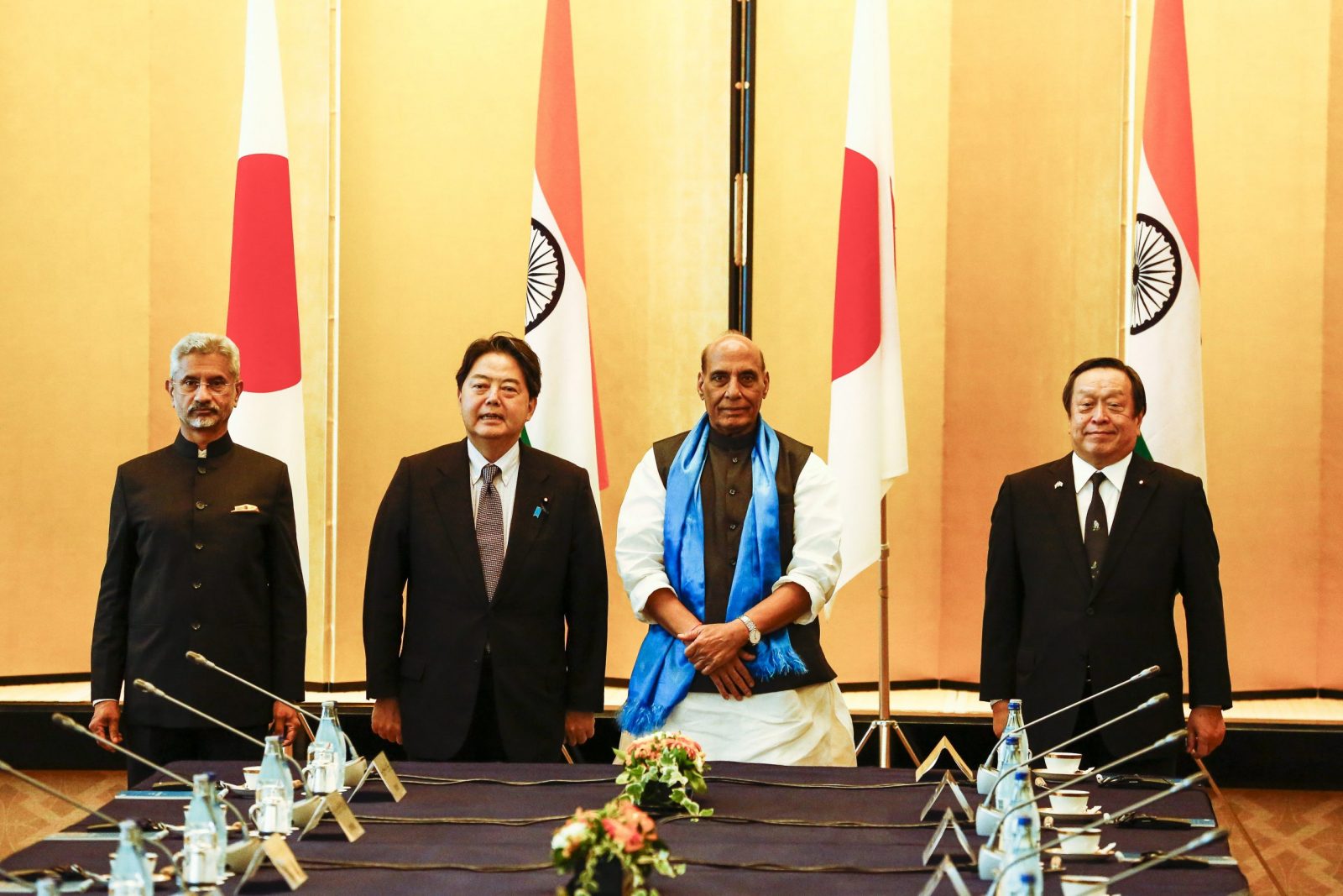 epa10169180 (L-R) External Affairs Minister of India Subrahmanyam Jaishankar, Japan's Foreign Minister Yoshimasa Hayashi, Defence Minister of India Rajnath Singh, and Japan's Defense Minister Yasukazu Hamada pose for a group photo at the Iikura Guest House in Tokyo, Japan, 08 September 2022. India's defense and foreign ministers arrived in Japan to strengthen ties and defense cooperation.  EPA/RODRIGO REYES MARIN / POOL