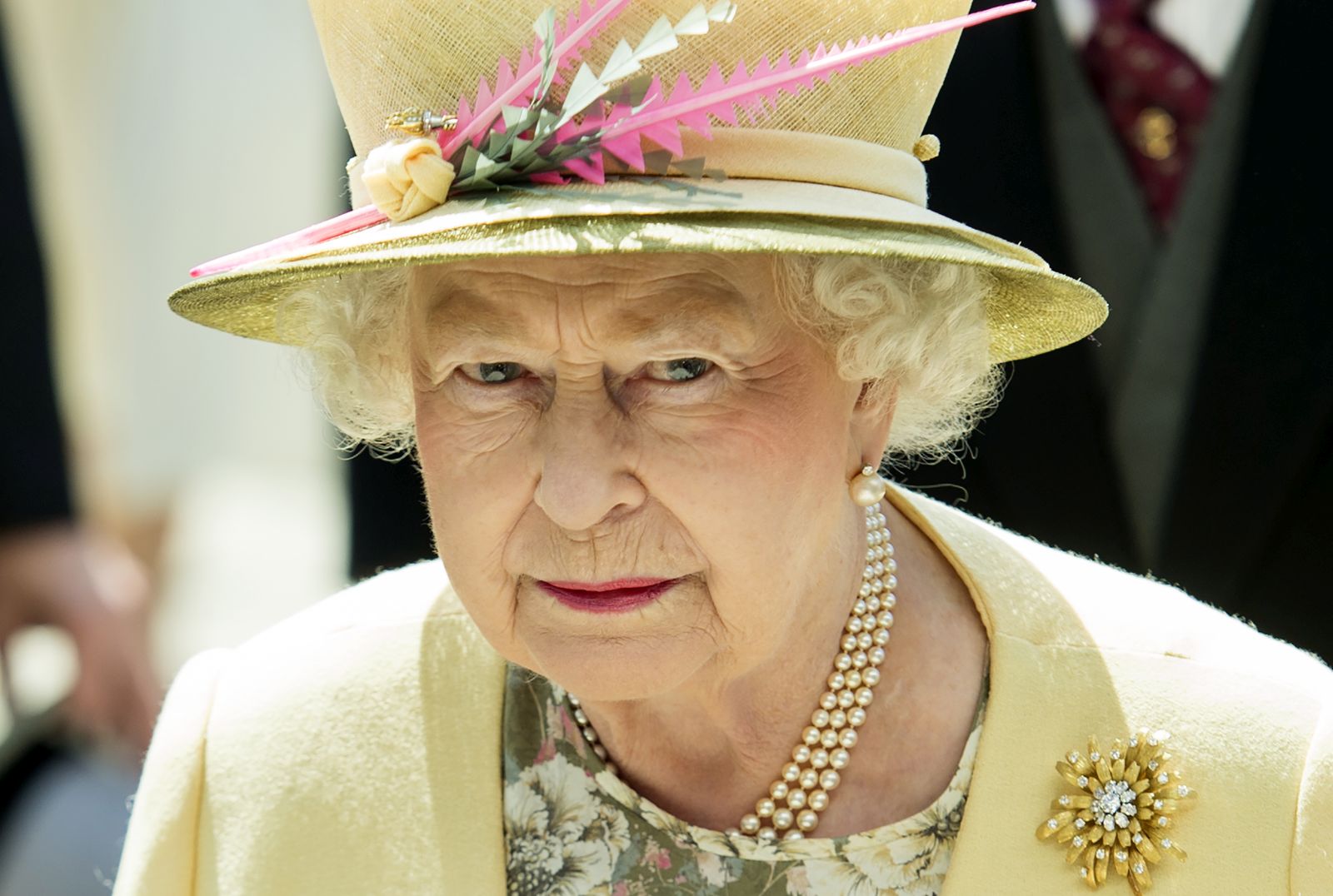 epa10170491 (FILE) - A picture dated 06 June 2015 shows Britain's Queen Elizabeth II arriving for the Derby Day at the Epsom Down Racecourse, in Epsom, outside London, Britain (reissued 08 September 2022). According to a statement issued by Buckingham Palace on 08 September 2022, Britain's Queen Elizabeth II has died at her Scottish estate, Balmoral Castle, on 08 September 2022. The 96-year-old Queen was the longest-reigning monarch in British history.  EPA/FACUNDO ARRIZABALAGA