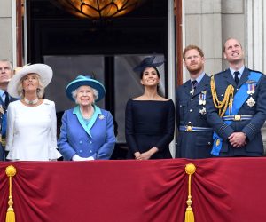 epa10170905 (FILE) - (L-R) Britain's Charles, the Prince of Wales; Prince Andrew, Duke of York; Camilla, Duchess of Cornwall; Queen Elizabeth II, Meghan, Duchess of Sussex; Prince Harry, the Duke of Sussex; Prince William, Duke of Cambridge and Catherine, Duchess of Cambridge on the balcony of Buckingham Palace during the RAF100 parade celebrations in London, Britain, 10 July 2018  (reissued 08 September 2022). According to a statement issued by Buckingham Palace on 08 September 2022, Britain's Queen Elizabeth II has died at her Scottish estate, Balmoral Castle, on 08 September 2022. The 96-year-old Queen was the longest-reigning monarch in British history.  EPA/STR UK AND IRELAND OUT SHUTTERSTOCK OUT *** Local Caption *** 55755987