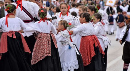 Na Dječjim vinkovačkim jesenima više od 2500 malih folkloraša