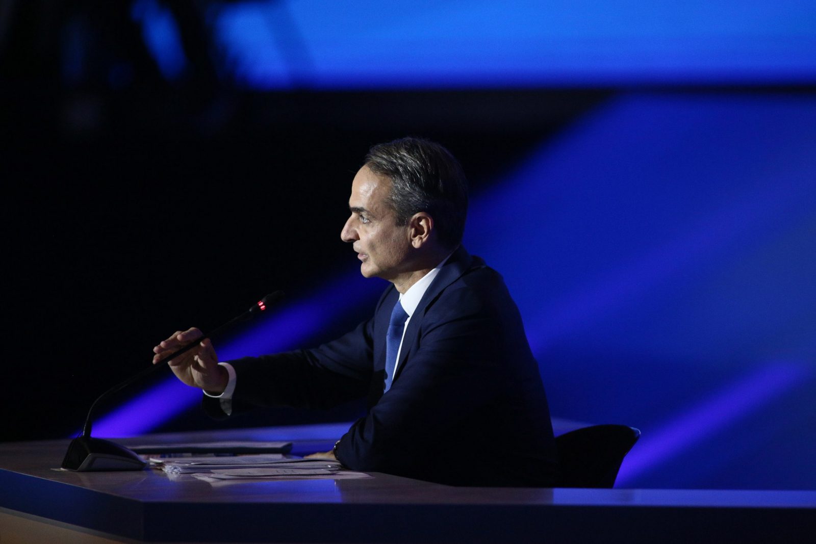 epa10177429 Greek Prime Minister Kyriakos Mitsotakis answers journalists questions during a press conference taking place at the 86th Thessaloniki International Fair (TIF), in Thessaloniki, Greece, 11 September 2022.  EPA/ACHILLEAS CHIRAS