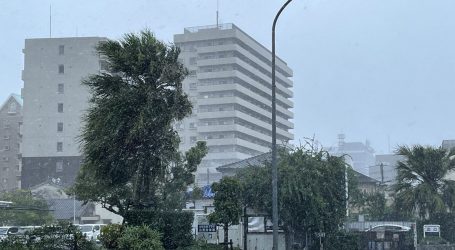 Tajfun Nanmadol pogodio južni japanski otok Kyushu! Stigao s rekordnim oborinama