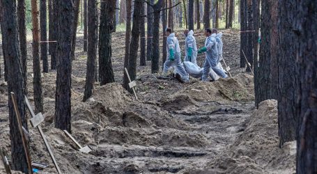 Ukrajinci: “U masovnoj grobnici u Izjumu pronađeno 447 tijela. Ovo je još 447 razloga za osvetu”