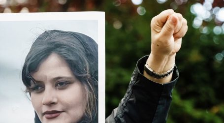 Iranske vlasti uhitile su 18 novinara od početka prosvjeda zbog smrti mlade žene Mahse Amini
