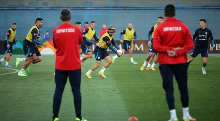 Nogometne reprezentacije Hrvatske i Danske odradile trening na Maksimiru