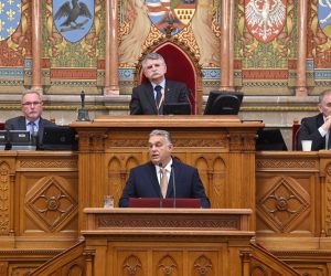 epa10207410 Hungarian Prime Minister Viktor Orban (front) delivers his address on the opening day of the parliament's autumn session in Budapest, Hungary, 26 September 2022. Behind the PM is Speaker of the Parliament Laszlo Kover.  EPA/ZOLTAN MATHE HUNGARY OUT
