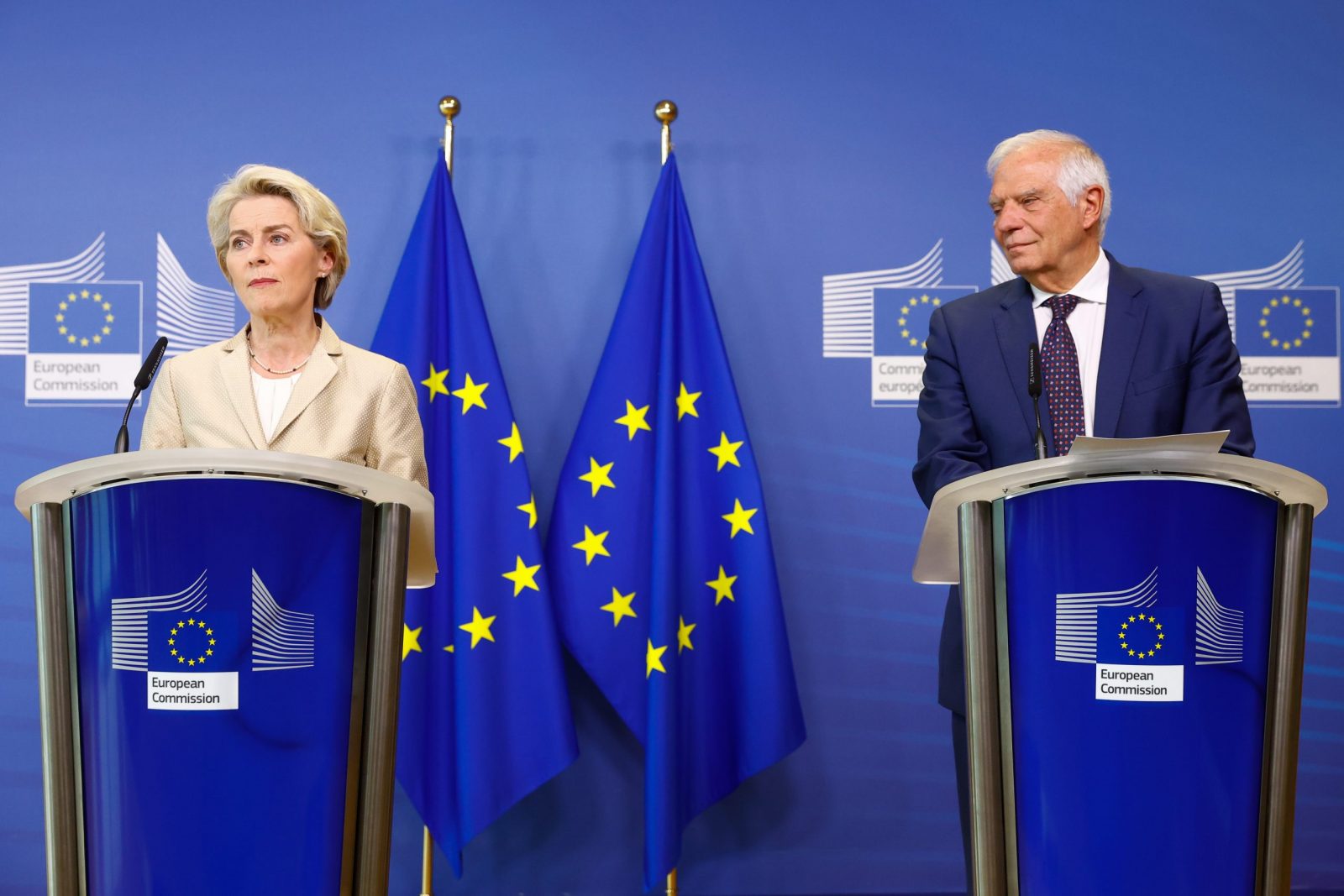 epa10211624 European Commission President Ursula von der Leyen (L) and EU High Representative for Foreign Affairs and Security Policy and European Commission Vice-President, Josep Borrell (R) hold a joint press statement to announce a new package of 'biting' sanctions against Russia at the European Commission in Brussels, Belgium, 28 September 2022. European Commission President Von der Leyen announced the proposal of a new package of sanctions against Russia to make 'the Kremlin pay the price' for the 'further escalation' of its invasion of Ukraine 'to a new level', condemning the 'sham referendum' to annex parts or Russia-occupied territories in Ukraine. The sanctions will include a listing of individuals and entities as well as further restrictions in trade, banning imports of Russian products, among others.  EPA/STEPHANIE LECOCQ