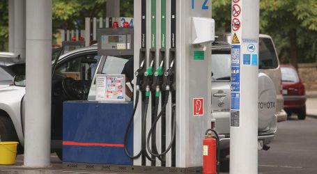Benzin pojeftinjuje pet lipa po litri i od utorka košta 10,57, a dizel lipu i cijena mu je 12,88 kuna