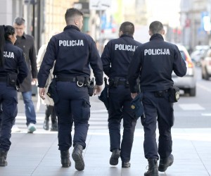 13.04.2022., Zagreb - Policajci u ophodnji. Photo: Patrik Macek/PIXSELL