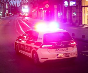 22.03.2020., Sarajevo, Bosna i Hercegovina - U cijeloj Bosni i Hercegovini uveden je policijski sat od 18 do 5 sati. Photo: Armin Durgut/PIXSELL