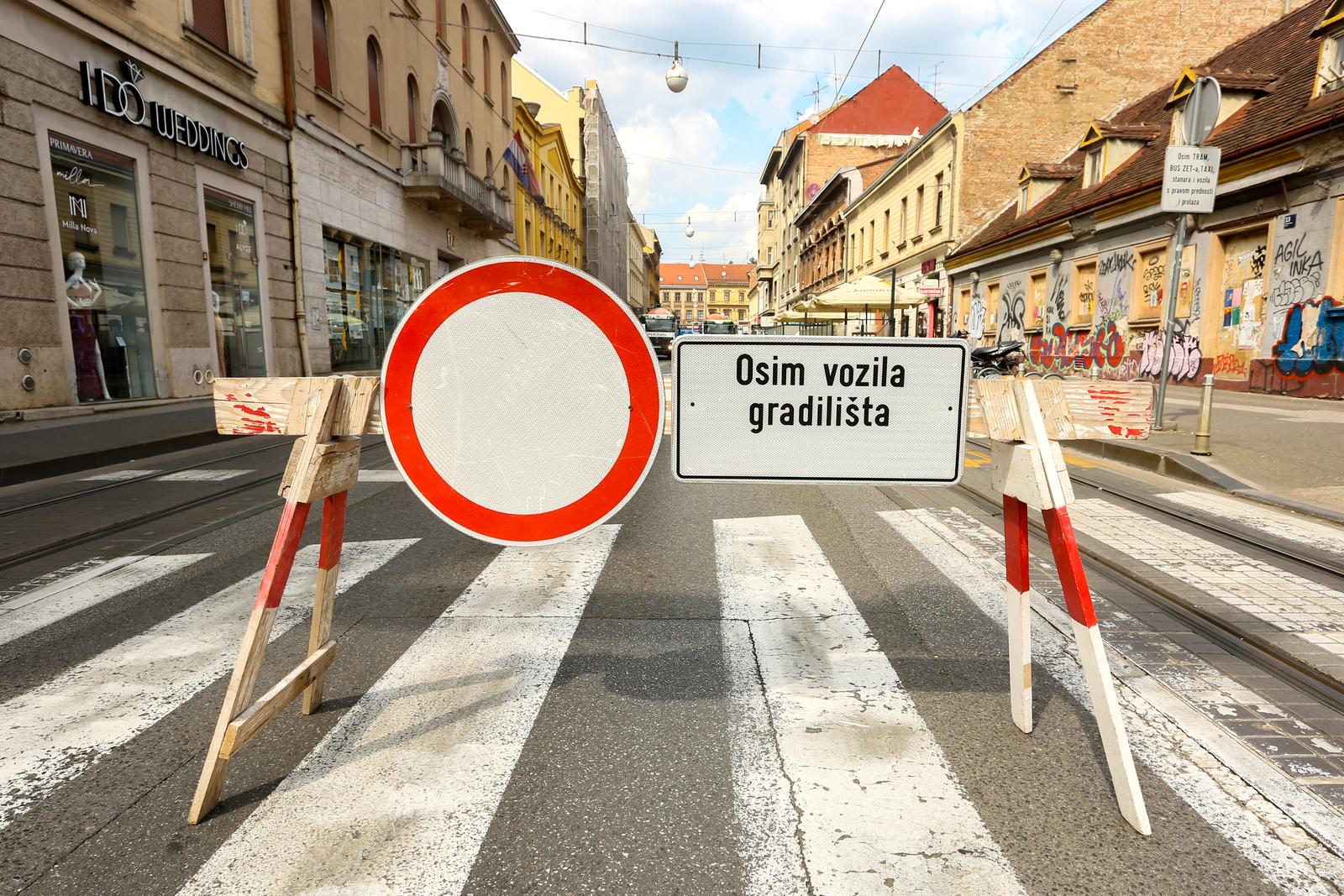 27.08.2022., Zagreb - Zbog radova u Frankopanskoj obustavljen je tramvajski promet. Photo: Antonio Jakus/PIXSELL